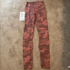 Lululemon Pink Camo Leggings Size 0